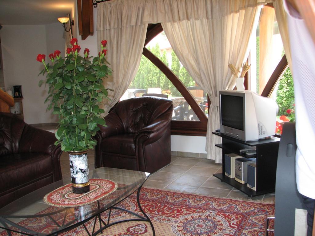 Hajdu Apartman 1. Hajduszoboszlo Ruang foto